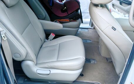 KIA Carnival III, 2019 год, 1 800 000 рублей, 10 фотография