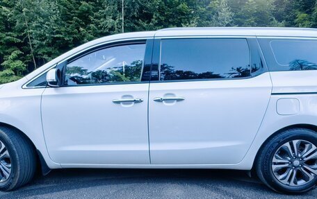 KIA Carnival III, 2019 год, 1 800 000 рублей, 16 фотография