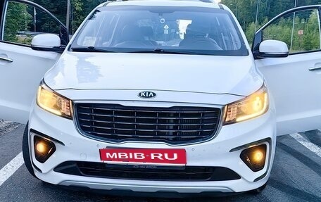 KIA Carnival III, 2019 год, 1 800 000 рублей, 15 фотография