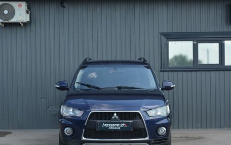 Mitsubishi Outlander III рестайлинг 3, 2012 год, 919 999 рублей, 2 фотография