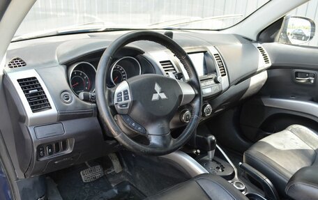 Mitsubishi Outlander III рестайлинг 3, 2012 год, 919 999 рублей, 12 фотография