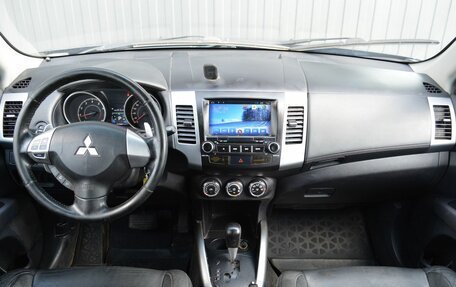 Mitsubishi Outlander III рестайлинг 3, 2012 год, 919 999 рублей, 7 фотография
