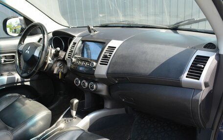 Mitsubishi Outlander III рестайлинг 3, 2012 год, 919 999 рублей, 17 фотография