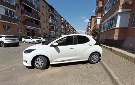 Toyota Yaris, 2020 год, 1 300 000 рублей, 2 фотография