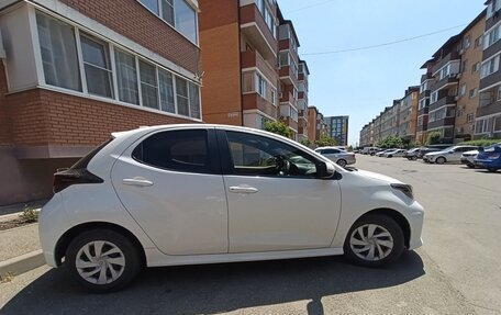 Toyota Yaris, 2020 год, 1 300 000 рублей, 4 фотография