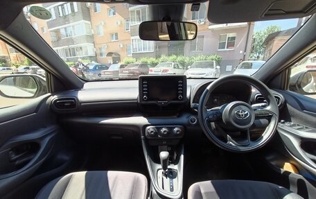 Toyota Yaris, 2020 год, 1 300 000 рублей, 9 фотография