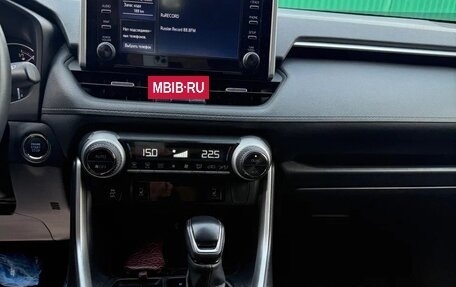 Toyota RAV4, 2021 год, 3 120 000 рублей, 12 фотография