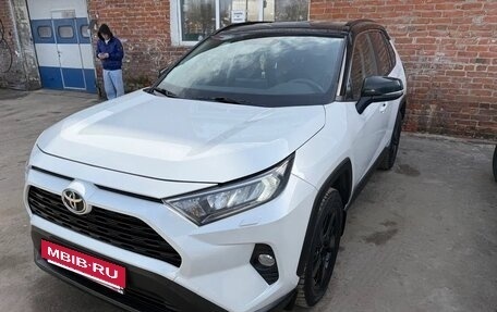 Toyota RAV4, 2021 год, 3 120 000 рублей, 10 фотография