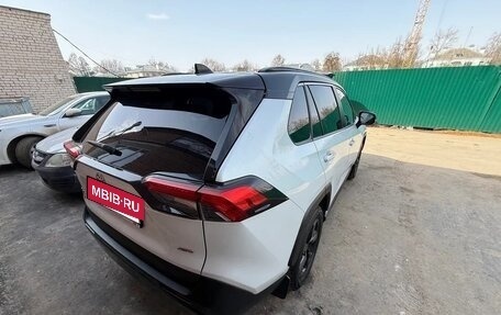 Toyota RAV4, 2021 год, 3 120 000 рублей, 8 фотография