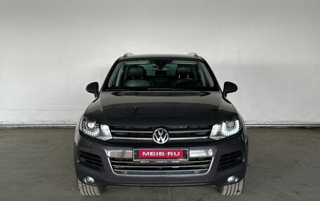 Volkswagen Touareg III, 2012 год, 1 990 000 рублей, 2 фотография
