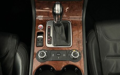 Volkswagen Touareg III, 2012 год, 1 990 000 рублей, 17 фотография