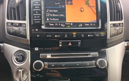 Toyota Land Cruiser 200, 2012 год, 3 400 000 рублей, 7 фотография