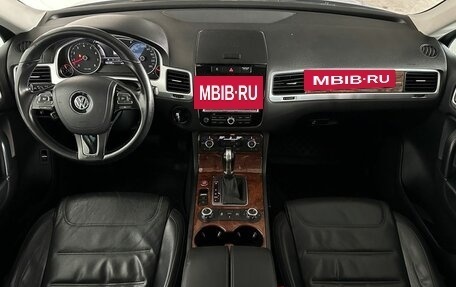 Volkswagen Touareg III, 2012 год, 1 990 000 рублей, 9 фотография