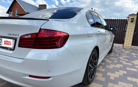 BMW 5 серия, 2016 год, 1 740 000 рублей, 4 фотография