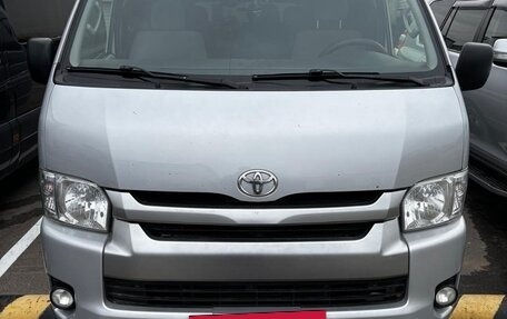 Toyota HiAce H200, 2014 год, 1 749 000 рублей, 2 фотография