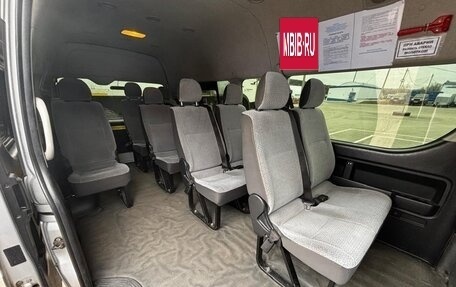 Toyota HiAce H200, 2014 год, 1 749 000 рублей, 6 фотография