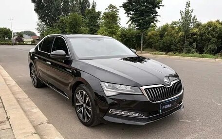 Skoda Superb III рестайлинг, 2024 год, 2 940 000 рублей, 2 фотография