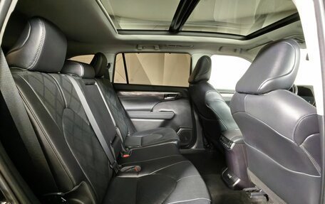 Toyota Highlander, 2023 год, 3 950 000 рублей, 15 фотография