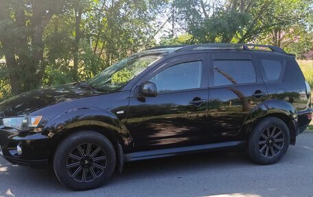 Mitsubishi Outlander III рестайлинг 3, 2011 год, 1 150 000 рублей, 2 фотография