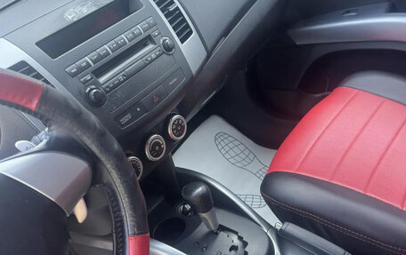 Mitsubishi Outlander III рестайлинг 3, 2007 год, 1 080 000 рублей, 8 фотография