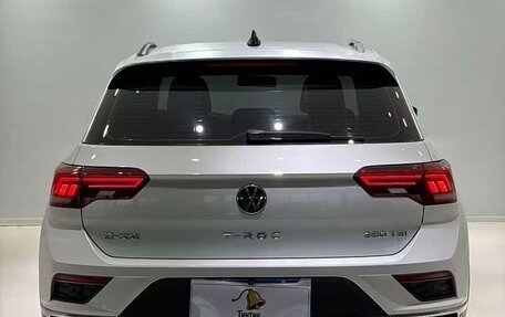 Volkswagen T-Roc I, 2022 год, 1 340 111 рублей, 4 фотография