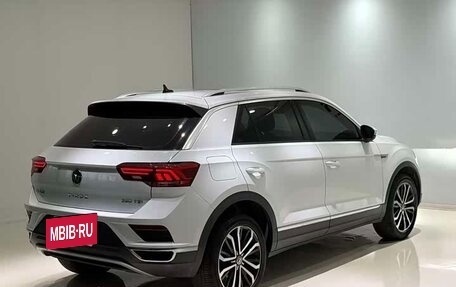 Volkswagen T-Roc I, 2022 год, 1 340 111 рублей, 3 фотография