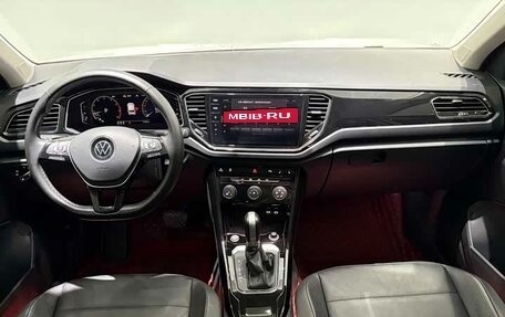 Volkswagen T-Roc I, 2022 год, 1 340 111 рублей, 12 фотография