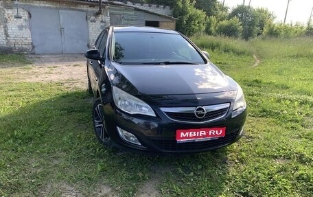 Opel Astra J, 2010 год, 570 000 рублей, 1 фотография