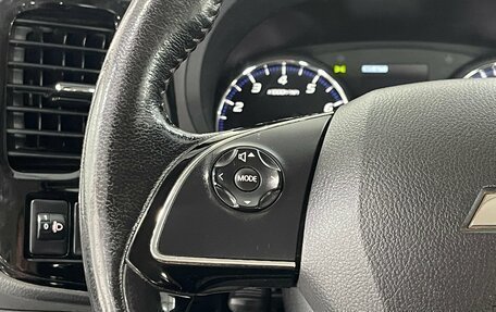 Mitsubishi Outlander III рестайлинг 3, 2018 год, 2 209 000 рублей, 12 фотография