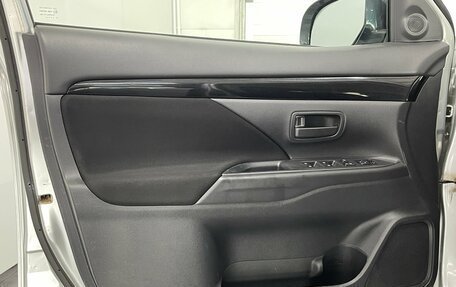 Mitsubishi Outlander III рестайлинг 3, 2018 год, 2 209 000 рублей, 18 фотография