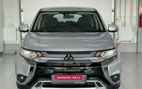 Mitsubishi Outlander III рестайлинг 3, 2018 год, 2 209 000 рублей, 2 фотография
