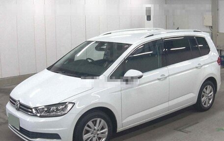 Volkswagen Touran III, 2019 год, 1 670 000 рублей, 2 фотография