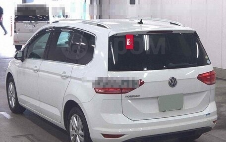 Volkswagen Touran III, 2019 год, 1 670 000 рублей, 3 фотография