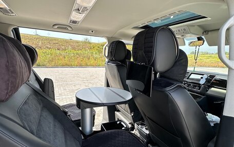 Volkswagen Multivan T6 рестайлинг, 2019 год, 4 300 000 рублей, 11 фотография