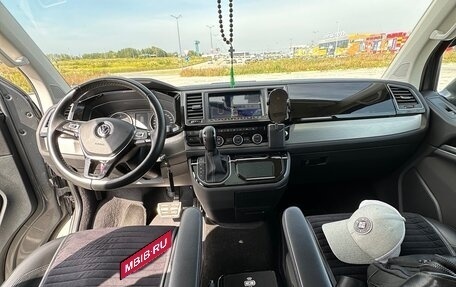 Volkswagen Multivan T6 рестайлинг, 2019 год, 4 300 000 рублей, 10 фотография