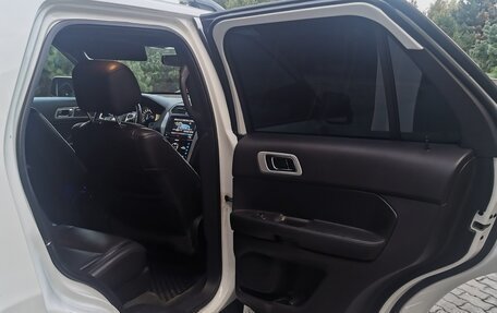 Ford Explorer VI, 2014 год, 1 900 000 рублей, 3 фотография