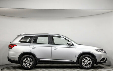 Mitsubishi Outlander III рестайлинг 3, 2019 год, 2 099 000 рублей, 5 фотография