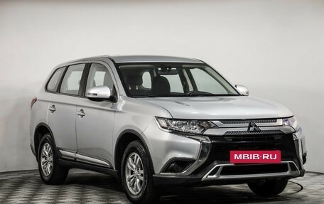 Mitsubishi Outlander III рестайлинг 3, 2019 год, 2 099 000 рублей, 4 фотография