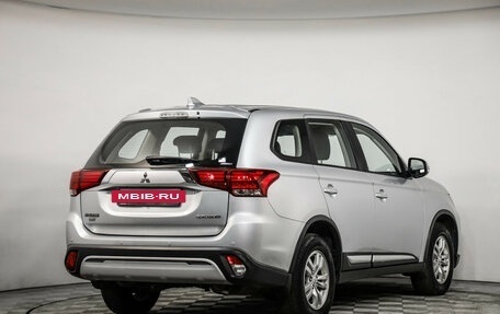 Mitsubishi Outlander III рестайлинг 3, 2019 год, 2 099 000 рублей, 6 фотография
