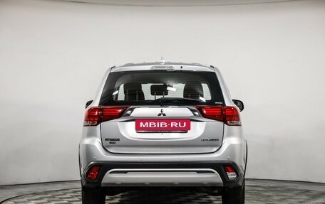 Mitsubishi Outlander III рестайлинг 3, 2019 год, 2 099 000 рублей, 7 фотография