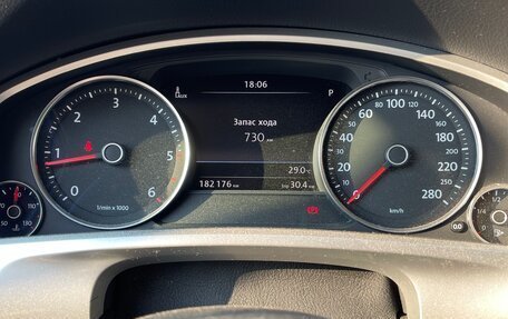 Volkswagen Touareg III, 2015 год, 3 300 000 рублей, 8 фотография