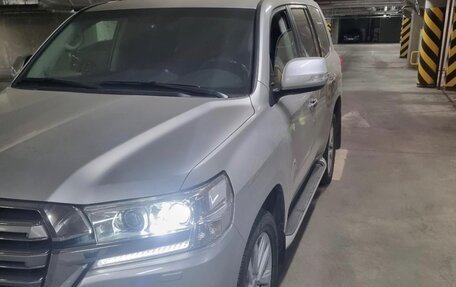Toyota Land Cruiser 200, 2018 год, 10 300 рублей, 2 фотография
