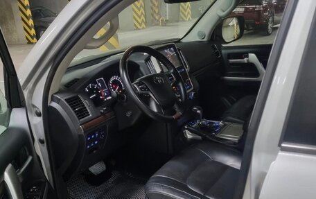 Toyota Land Cruiser 200, 2018 год, 10 300 рублей, 4 фотография