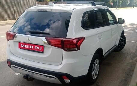 Mitsubishi Outlander III рестайлинг 3, 2020 год, 2 020 000 рублей, 6 фотография