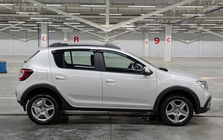 Renault Sandero II рестайлинг, 2019 год, 1 360 000 рублей, 8 фотография