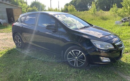 Opel Astra J, 2010 год, 570 000 рублей, 2 фотография