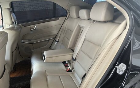 Mercedes-Benz E-Класс, 2013 год, 2 250 000 рублей, 17 фотография