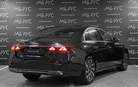 Mercedes-Benz E-Класс, 2024 год, 7 300 000 рублей, 3 фотография