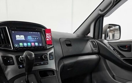 Hyundai Grand Starex Grand Starex I рестайлинг 2, 2016 год, 2 540 000 рублей, 7 фотография