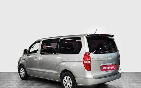 Hyundai Grand Starex Grand Starex I рестайлинг 2, 2016 год, 2 540 000 рублей, 4 фотография